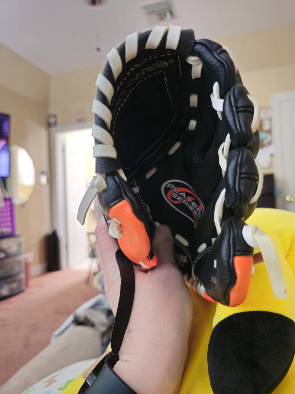 Never Used Rawlings Players Series PL105NO (10 1/2-inch youth glove) (NWOT)